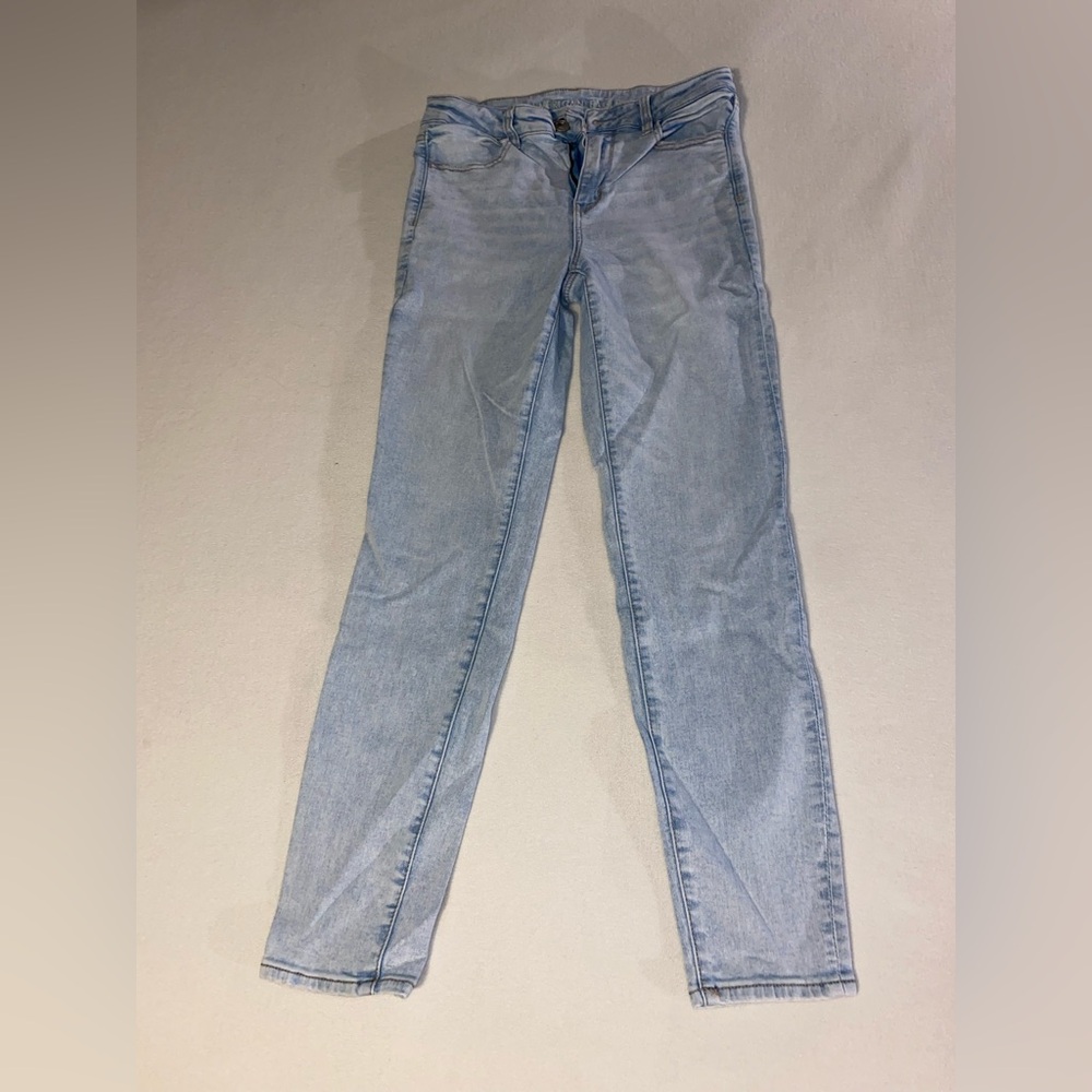 American Eagle Outfitters Light Wash Denim High Rise Jeans Size 10 Regular NWOT